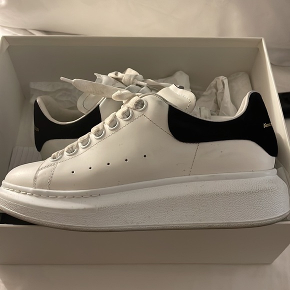 Alexander McQueen sneakers - Picture 2 of 6